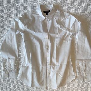 Women’s Banana Republic White Tailored Button-Up Shirt / Blouse size 6